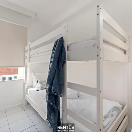 Seaview - Family-friendly Near The Apartment